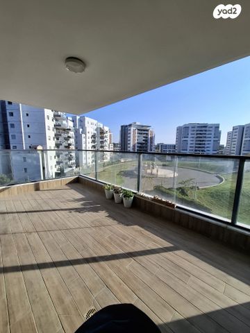 דירה, אהבת אדם, שרונה, כפר יונה