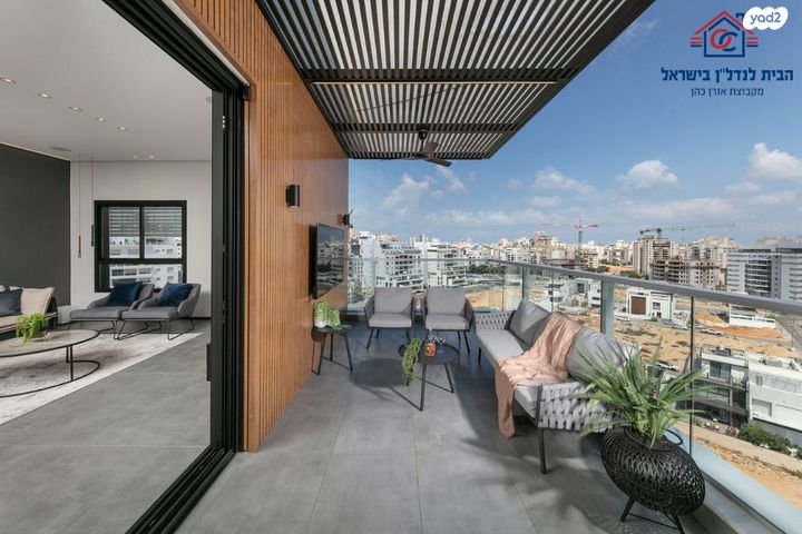 גג/ פנטהאוז, אורי אלמוג, קרית רבין, חולון