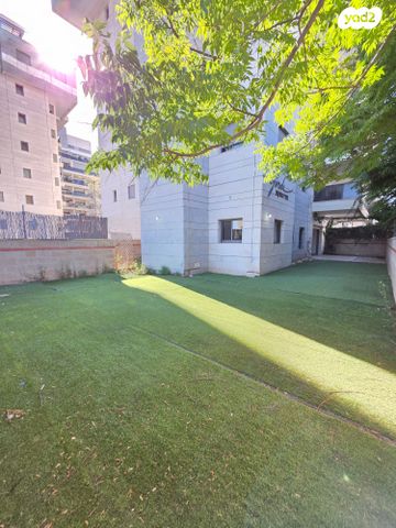 פרופ' יהודית בירק 