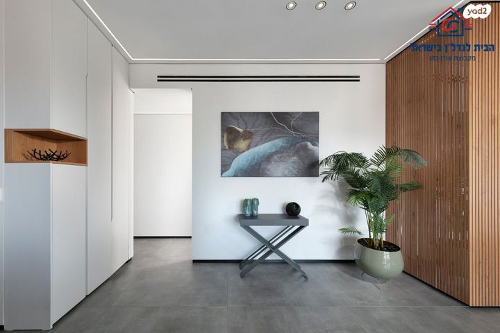 גג/ פנטהאוז, אורי אלמוג, קרית רבין, חולון