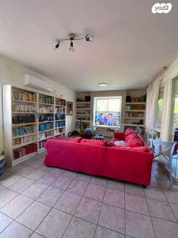 דו משפחתי, בנימינה גבעת עדה