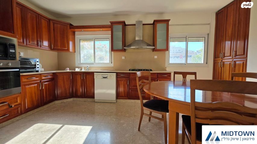 דירה, כפר סבא