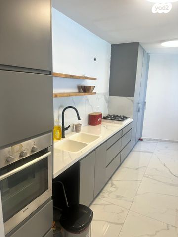 דירה, שדרות ניצה 1, צפון מערב מרכז העיר, נתניה