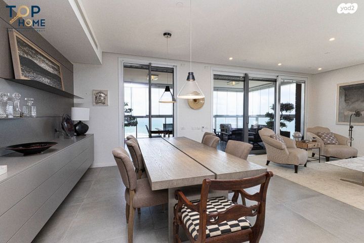 דירה, אהוד מנור, עיר ימים, נתניה