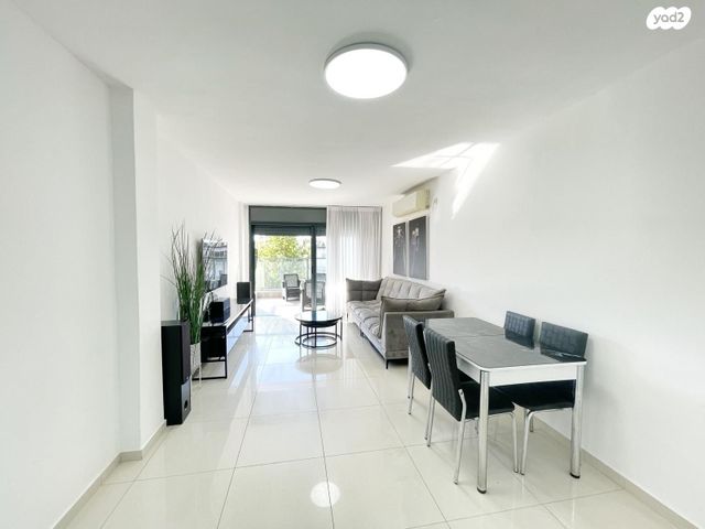 דירה, שדרות אליהו, שאר העיר, מזכרת בתיה