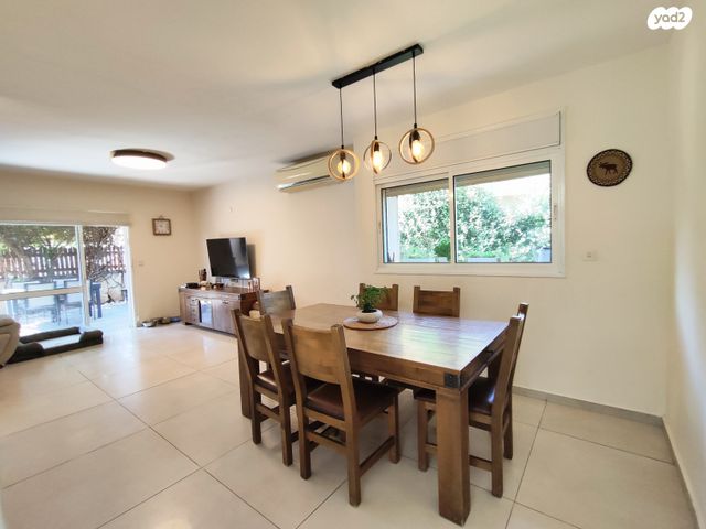 דו משפחתי, צופים, צופים