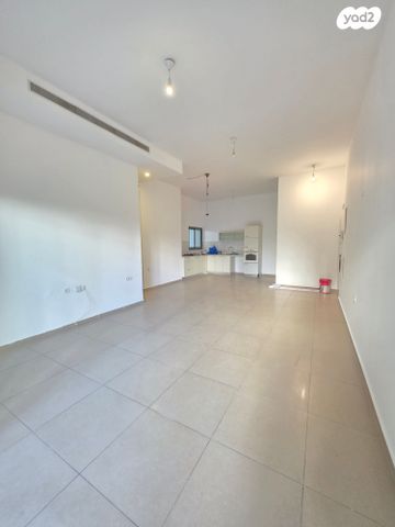 דירת גן, פרופ' יהודית בירק, רחובות המדע, רחובות