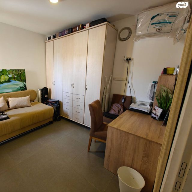 דירת גן, ריה"ל, אירוס, ירוחם