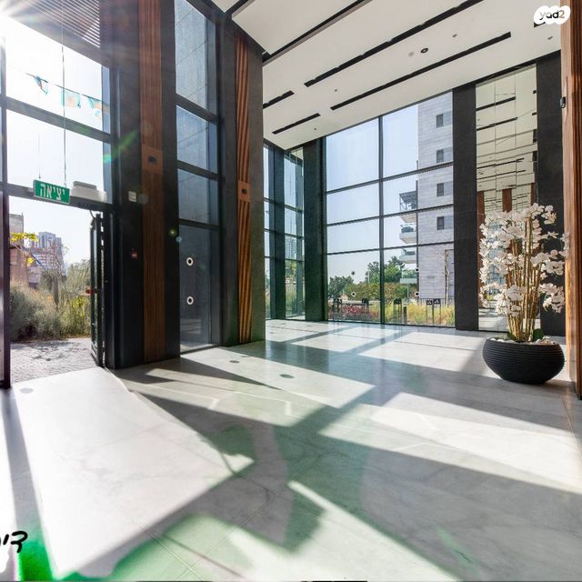 דירת גן, חיה רוזנטל-חביליו, נוריות, ראשון לציון