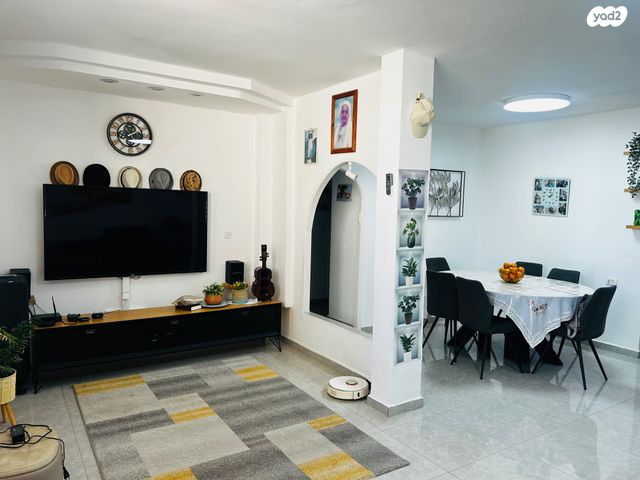 גג/ פנטהאוז, דרך מגדיאל 53, מגדיאל, הוד השרון