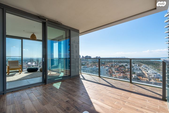 דירה, שדרות רחבעם זאבי, גבעת אולגה, חדרה