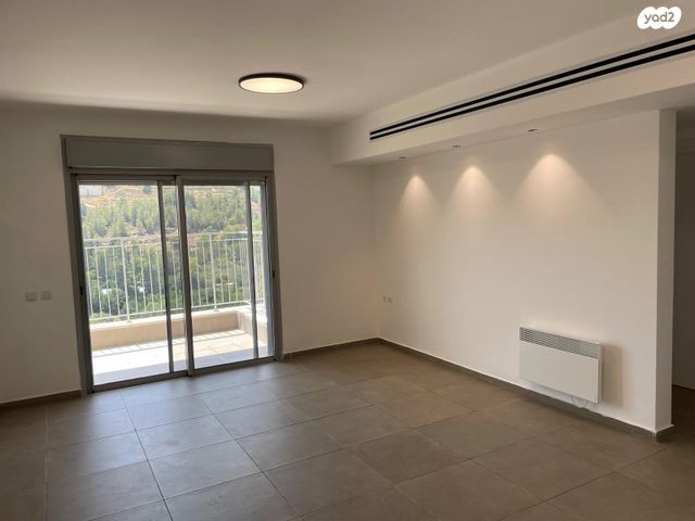 דירה, אדמונד סחייק, מלחה, מנחת, ירושלים