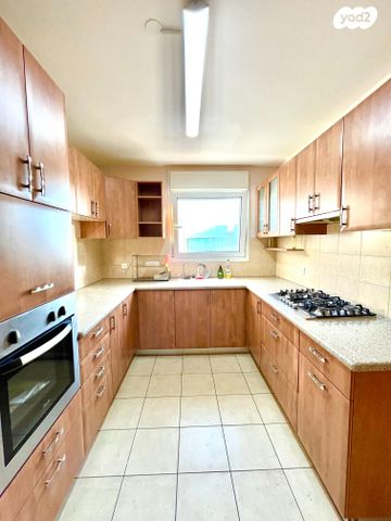 גג/ פנטהאוז, הרכס, נופי סלע, מעלה אדומים