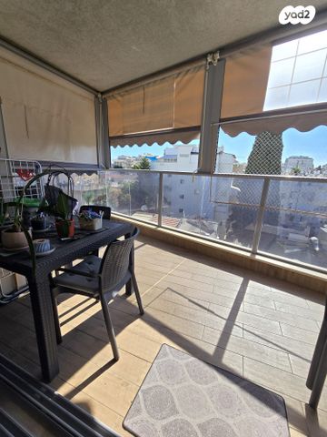 דירה, הבנים, קרול, פתח תקווה