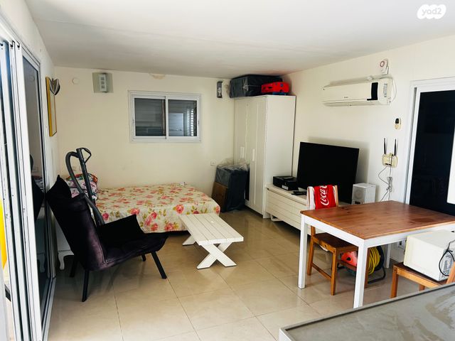 גג/ פנטהאוז, דרך מגדיאל 53, מגדיאל, הוד השרון