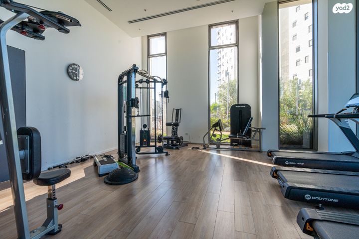 דירה, שדרות רחבעם זאבי, גבעת אולגה, חדרה