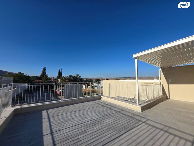 דו משפחתי, הגורן, יבנאל