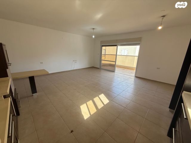 דירה, גולדה מאיר 1, שיכון עובדים, טבריה