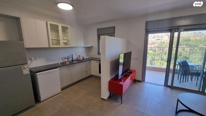 דירה, אדמונד סחייק, מלחה, מנחת, ירושלים