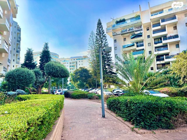 אורי צבי גרינברג 