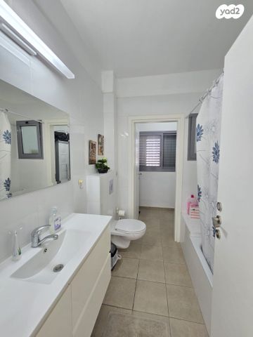 דירה, הבנים, קרול, פתח תקווה