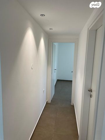 דירה, אדמונד סחייק, מלחה, מנחת, ירושלים