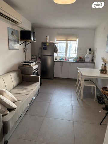 דירה, הרב שמחה אסף, שכונה ד', באר שבע