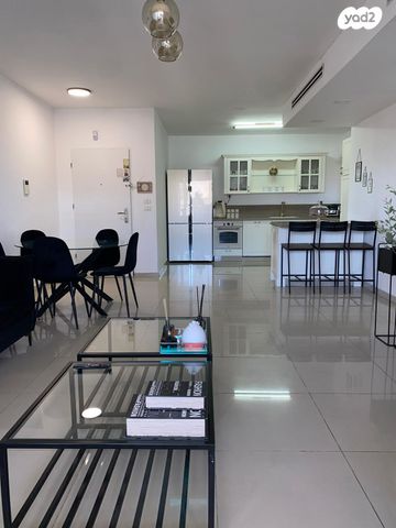 דירה, שושנה דמארי, קרית האמנים, מצליח, רמלה