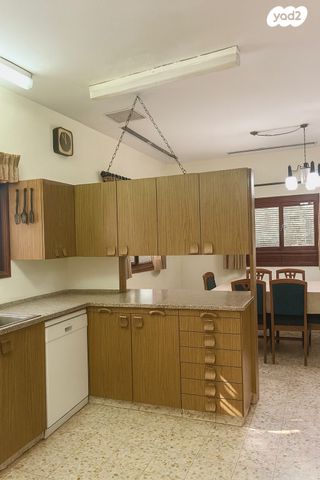 משק חקלאי/ נחלה, צופית