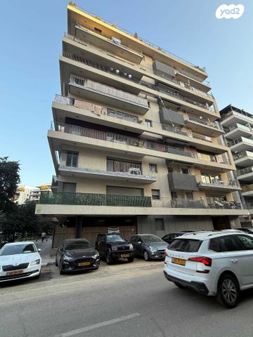 דירה, רות 9, חרוזים, רמת גן