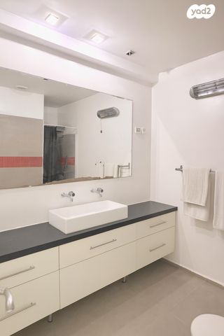 דירה, שדרות רוטשילד 129, לב תל אביב, לב העיר צפון, תל אביב יפו