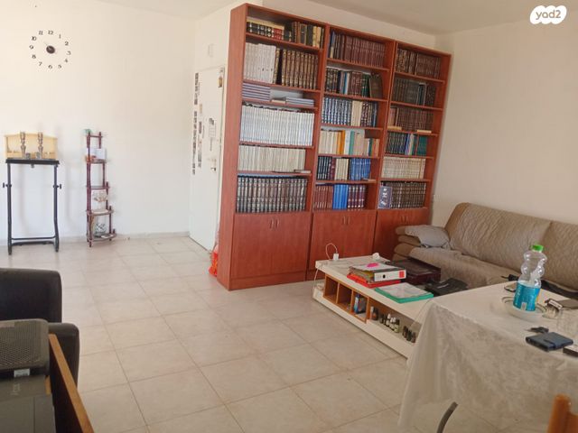 דירה, הרב יצחק נסים, חומת שמואל, הר חומה, ירושלים