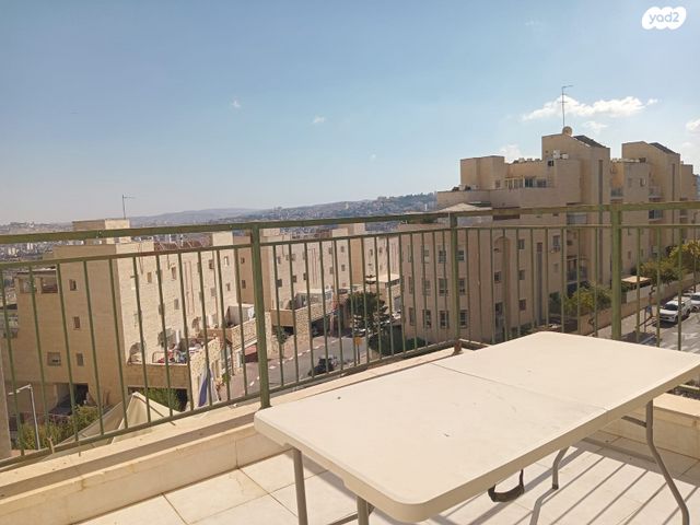 דירה, הרב יצחק נסים, חומת שמואל, הר חומה, ירושלים