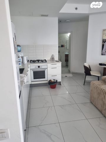 דירה, גרציאני יצחק, גני שרונה, קרית הממשלה, תל אביב יפו