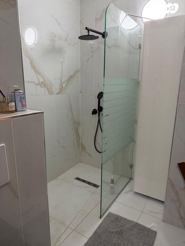 דירת גן, אברהם פררה, הולילנד, ירושלים