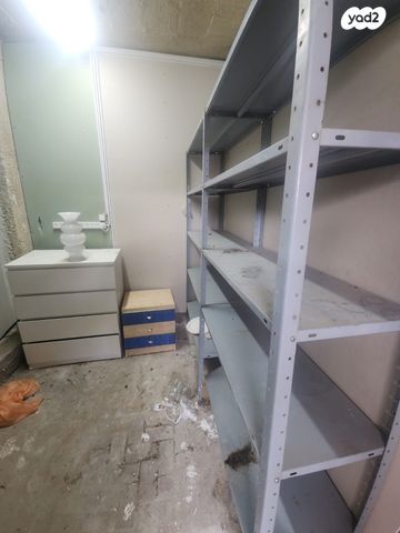 דירה, שיכוני מזרחי, כפר סבא