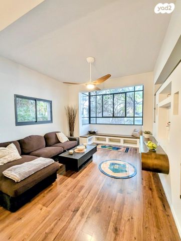 שדרות רוטשילד 129