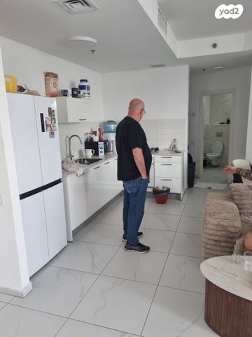 דירה, גרציאני יצחק, גני שרונה, קרית הממשלה, תל אביב יפו