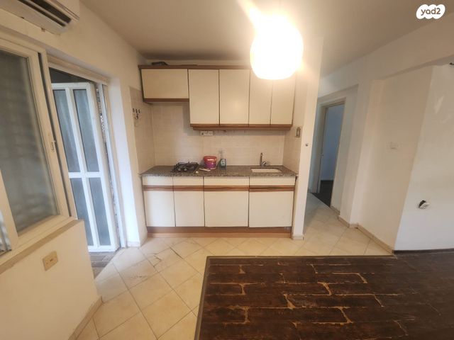 דירה, שיכוני מזרחי, כפר סבא