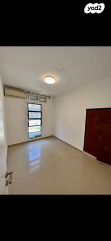 דירת גן, קיבוץ גלויות, בת ים