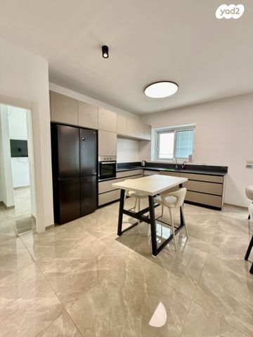 דירה, שדרות רחבעם זאבי, גבעת אולגה, חדרה