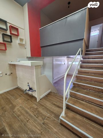 חנויות/ שטח מסחרי