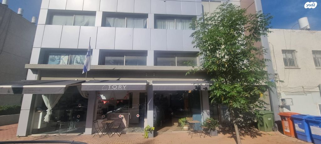 חנויות/ שטח מסחרי, נחמיה, הרצליה