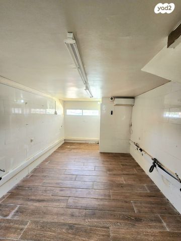 חנויות/ שטח מסחרי, כפר סבא