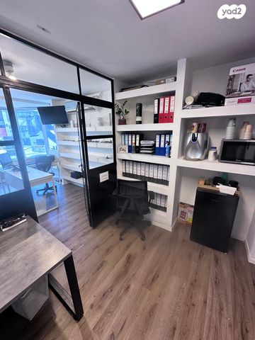 חנויות/ שטח מסחרי, שדרות הנשיא וייצמן 78, מרכז העיר, חדרה