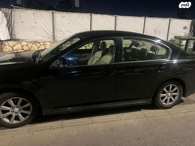 סובארו B4/לגאסי