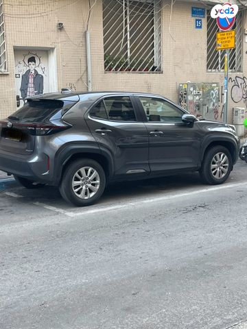 טויוטה יאריס קרוס