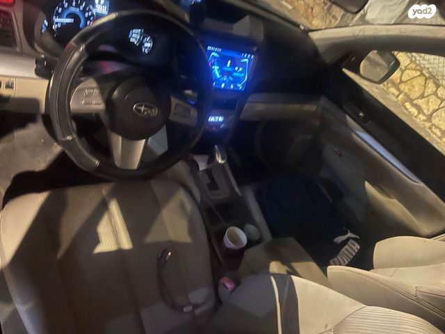 סובארו B4/לגאסי