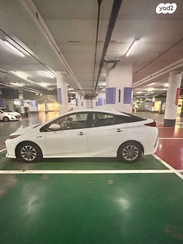 טויוטה פריוס