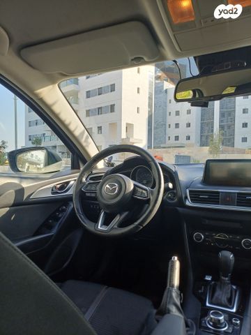 מאזדה 3